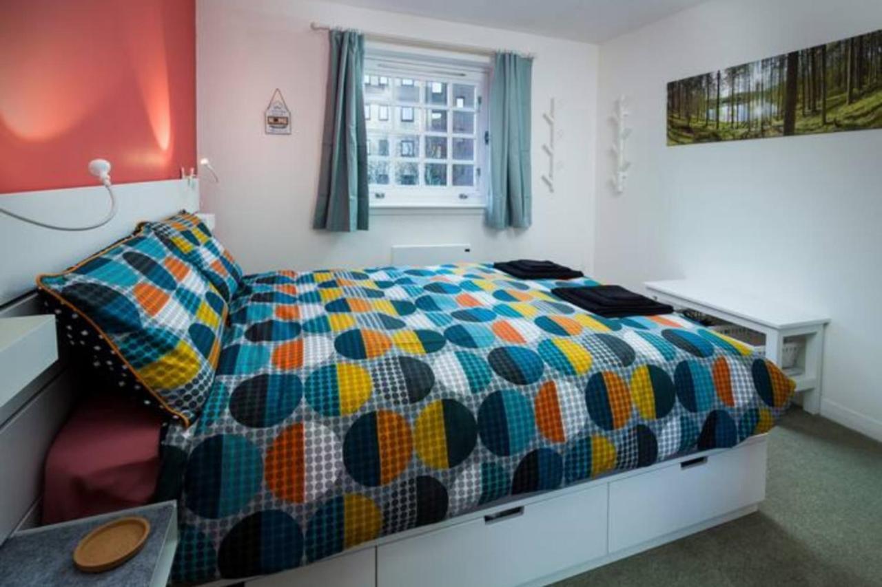 אדינבורו Central Flat Near Holyrood Park מראה חיצוני תמונה