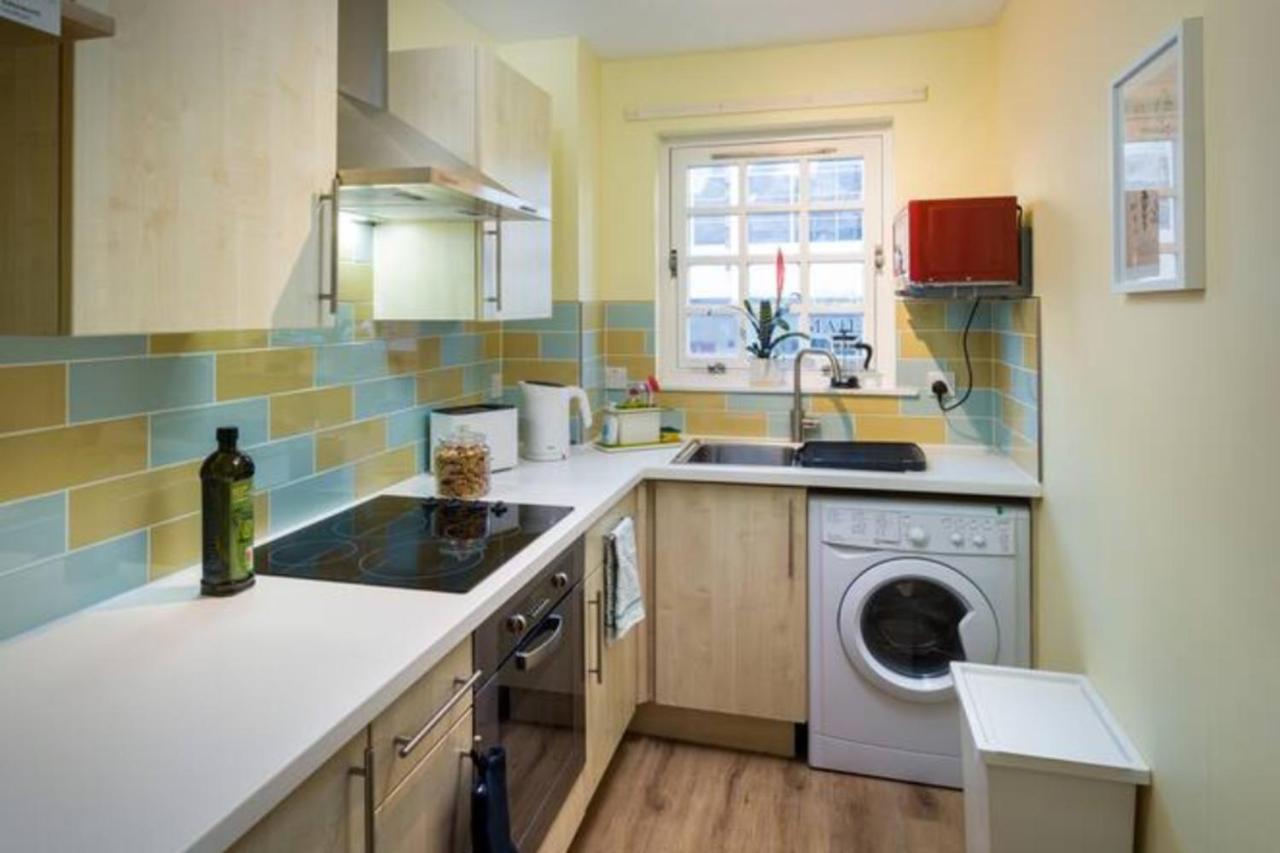 אדינבורו Central Flat Near Holyrood Park מראה חיצוני תמונה